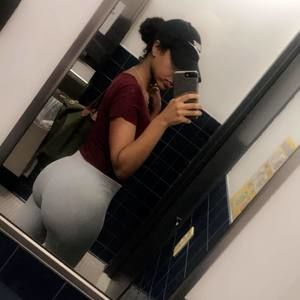 Meet your Posher, Manuela